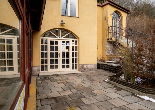 NA PREDAJ – Polyfunkčný objekt, Banská Štiavnica – Križovatka