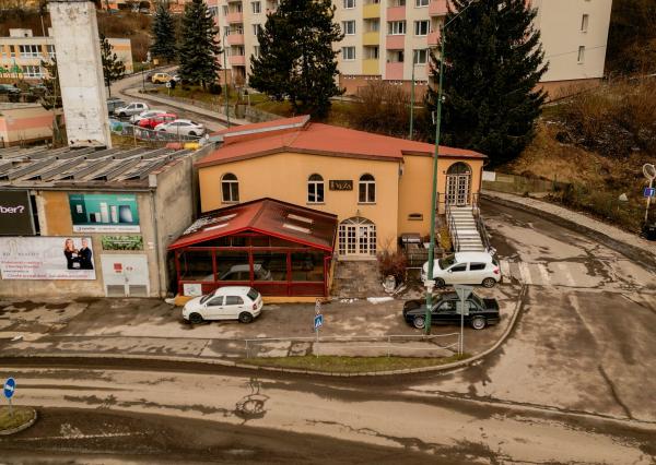 NA PREDAJ – Polyfunkčný objekt, Banská Štiavnica – Križovatka