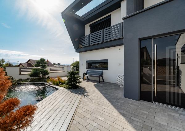 Exkluzívna novostavba rodinného domu, predaj, 650 m2 úžitková plocha, bazén, s kompletným zariadením, Polesná, Košice - Krásna, Na Hore