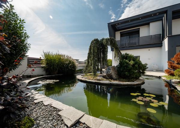 Exkluzívna novostavba rodinného domu, predaj, 650 m2 úžitková plocha, bazén, s kompletným zariadením, Polesná, Košice - Krásna, Na Hore