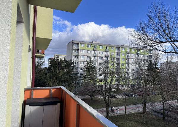 REZERVOVANÉ - Exkluzívne Predaj 3-izb. byt + balkón; Exnárová ul., Bratislava II. – Ružinov