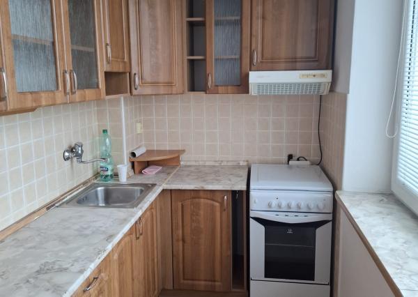 Na prenájom pekný priestranný 2-izbový byt v Humennom