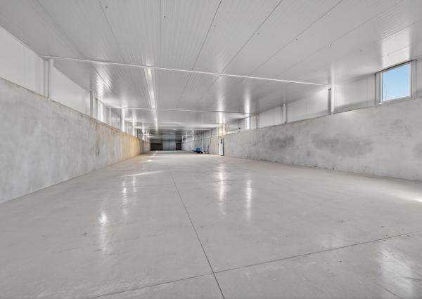 Na prenájom výrobno-skladová hala so zázemím, Vrbové