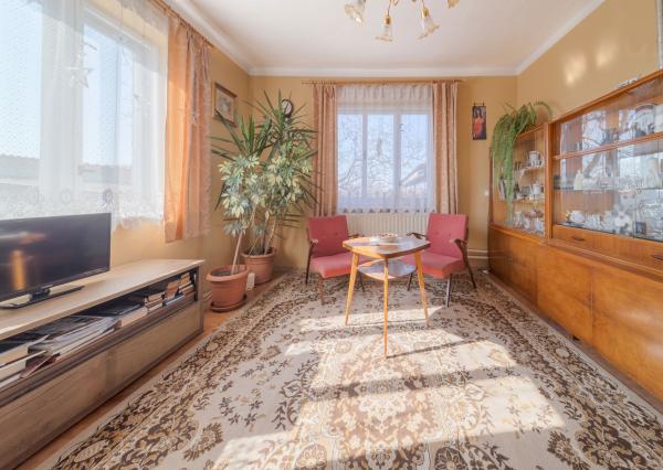 Dvojgeneračný RD  na predaj ● 5 izieb ● okrajová časť obce Veľká Ida