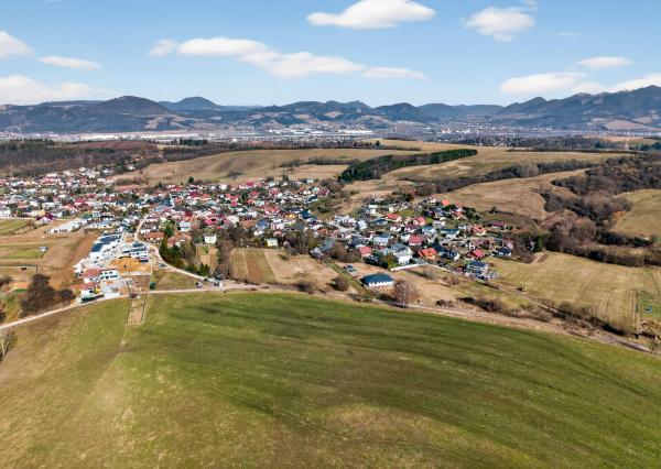 Predaj investičného stavebného pozemku o výmere 786 m² – ulica Do Stávku,  Žilina – Trnové