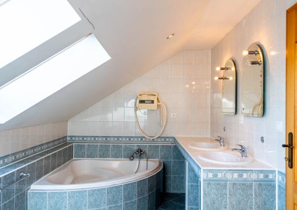 Exkluzívna ponuka – luxusný rodinný dom v centre obce