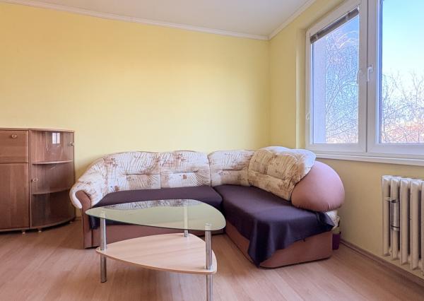 Prenájom: 2-izbový byt pri centre, Vilová, BA-Petržalka