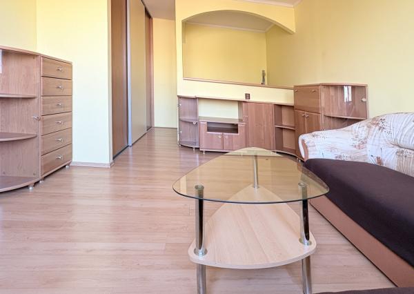 Prenájom: 2-izbový byt pri centre, Vilová, BA-Petržalka