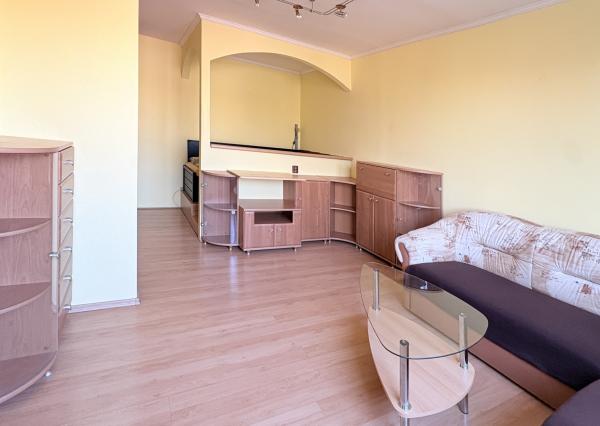 Prenájom: 2-izbový byt pri centre, Vilová, BA-Petržalka