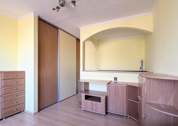 Prenájom: 2-izbový byt pri centre, Vilová, BA-Petržalka