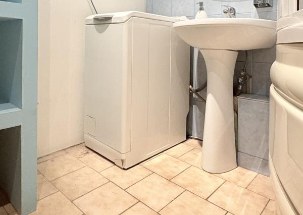 Prenájom: 2-izbový byt pri centre, Vilová, BA-Petržalka