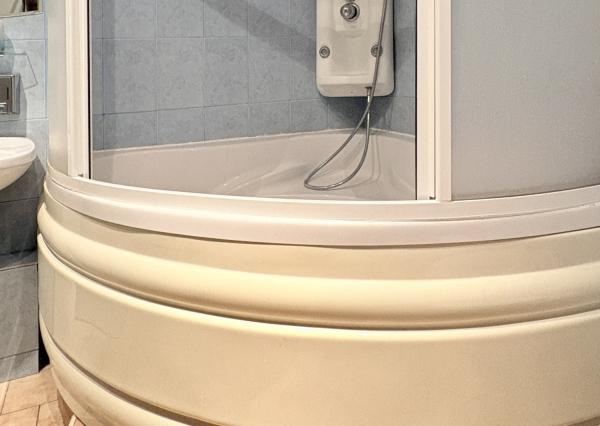 Prenájom: 2-izbový byt pri centre, Vilová, BA-Petržalka