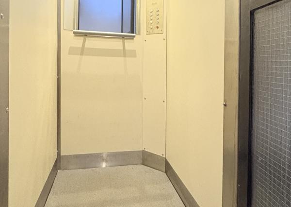 Prenájom: 2-izbový byt pri centre, Vilová, BA-Petržalka