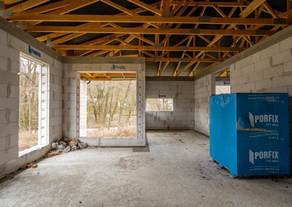 NA PREDAJ – Moderný 4-izbový rodinný dom s veľkou terasou a súkromím | Hontianske Nemce | pozemok 765 m²