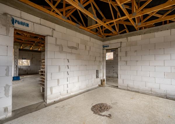 NA PREDAJ – Moderný 4-izbový rodinný dom s veľkou terasou a súkromím | Hontianske Nemce | pozemok 765 m²