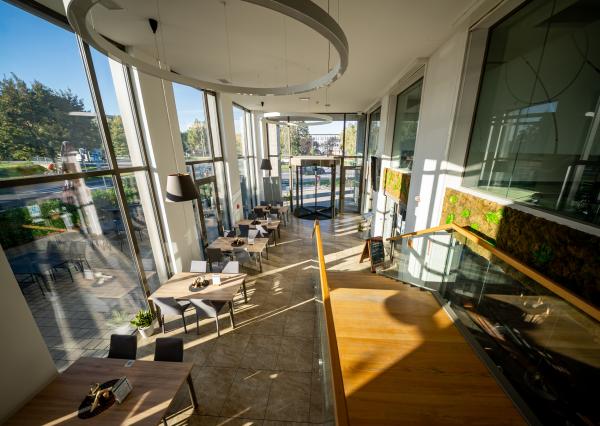 Prenájom kompletne zariadenej reštaurácie v business centre Floreát Ideapark – Piešťany