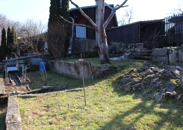 REZERVOVANÉ - Predaj  záhradnej chaty so záhradou 335 m2, krbom, Banská Bystrica-Riečka