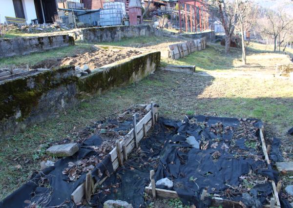 REZERVOVANÉ - Predaj  záhradnej chaty so záhradou 335 m2, krbom, Banská Bystrica-Riečka