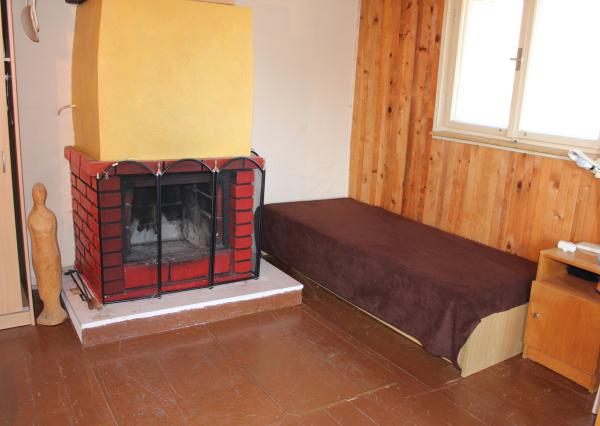 REZERVOVANÉ - Predaj  záhradnej chaty so záhradou 335 m2, krbom, Banská Bystrica-Riečka