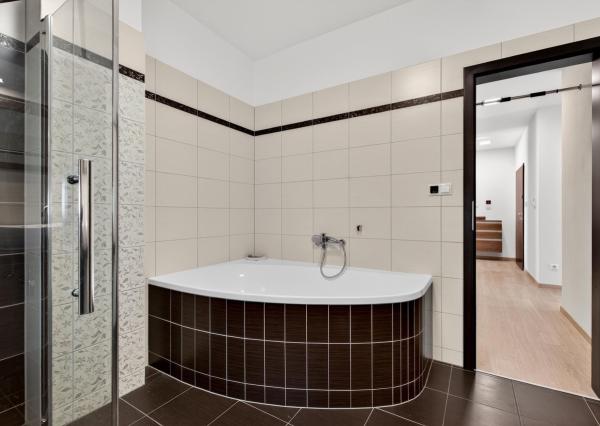 Na prenájom 4-izbový byt v v novostavbe, 129 m2, Kysucká ulica, Bratislava-Staré Mesto