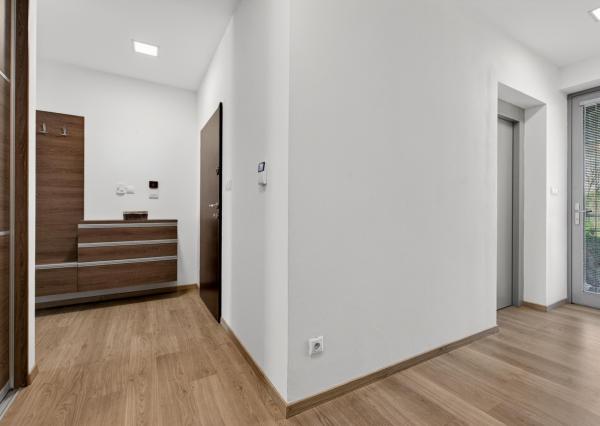 Na prenájom 4-izbový byt v v novostavbe, 129 m2, Kysucká ulica, Bratislava-Staré Mesto