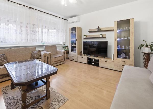 REZERVOVANÉ - Na predaj zrekonštruovaný 3-izbový s loggiou, 74,50 m2, Revúcka ulica, Bratislava-Nivy