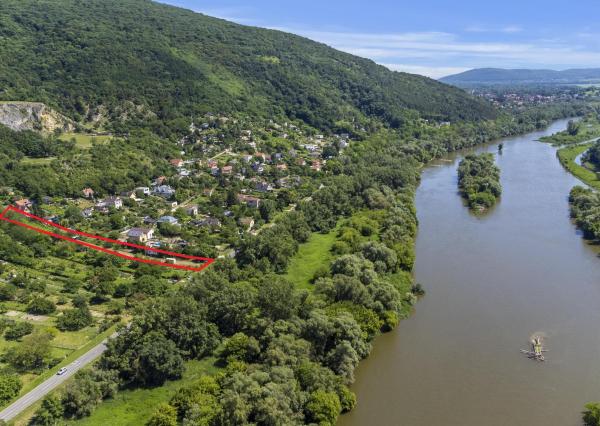 Na predaj pozemok s projektom a stavebným povolením DNV, južný svah s výhľadom na Rakúsko