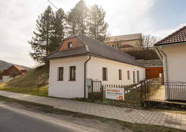 Ponúkame na predaj rodinný dom po rekonštrukcii – Svätý Anton, cca 5 min od Banskej Štiavnice