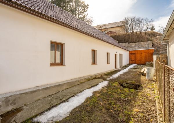 Ponúkame na predaj rodinný dom po rekonštrukcii – Svätý Anton, cca 5 min od Banskej Štiavnice