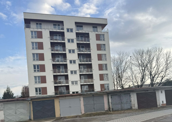 Exkluzívna ponuka! Ponúkam na predaj garáž v Poprade, časť sídlisko Západ na ul. Jazzovej (pri hoteli Olympia