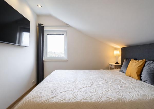 Ponúkame na predaj 4-izbový  mezonetový byt pri jazere v rodinnom dome  s parkovaním