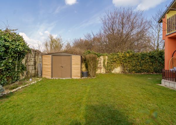 Ponúkame na predaj 4-izbový  mezonetový byt pri jazere v rodinnom dome  s parkovaním