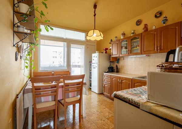 REZERVOVANÉ - Na predaj 3-izbový byt s loggiou – sídlisko Drieňová, Banská Štiavnica