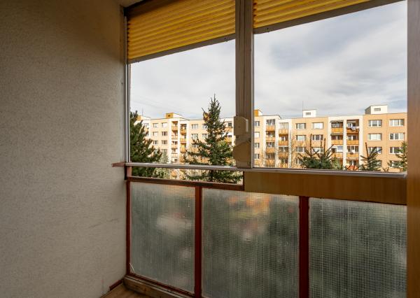 REZERVOVANÉ - Na predaj 3-izbový byt s loggiou – sídlisko Drieňová, Banská Štiavnica