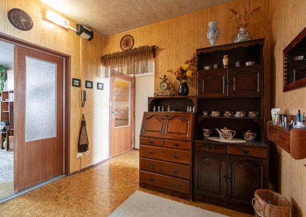 REZERVOVANÉ - Na predaj 3-izbový byt s loggiou – sídlisko Drieňová, Banská Štiavnica