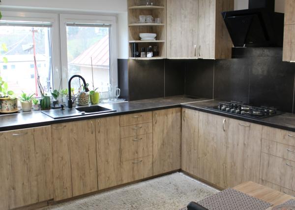 Predaj  4 izb. dom - 377 m2,  dielňa, pivnica, záhradka ,  Hrochoť, okr. B.Bystrica