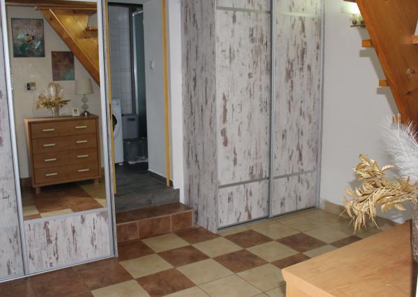 Predaj  4 izb. dom - 377 m2,  dielňa, pivnica, záhradka ,  Hrochoť, okr. B.Bystrica