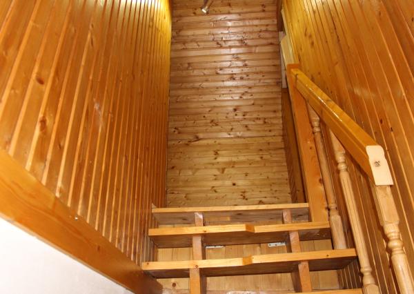 Predaj  4 izb. dom - 377 m2,  dielňa, pivnica, záhradka ,  Hrochoť, okr. B.Bystrica