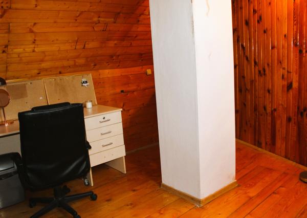 Predaj  4 izb. dom - 377 m2,  dielňa, pivnica, záhradka ,  Hrochoť, okr. B.Bystrica