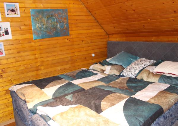 Predaj  4 izb. dom - 377 m2,  dielňa, pivnica, záhradka ,  Hrochoť, okr. B.Bystrica