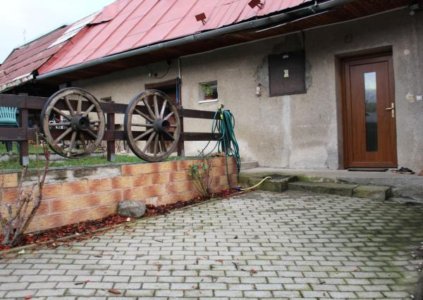 Predaj  4 izb. dom - 377 m2,  dielňa, pivnica, záhradka ,  Hrochoť, okr. B.Bystrica