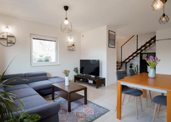 Ponúkame na predaj 4-izbový  mezonetový byt pri jazere v rodinnom dome  s parkovaním