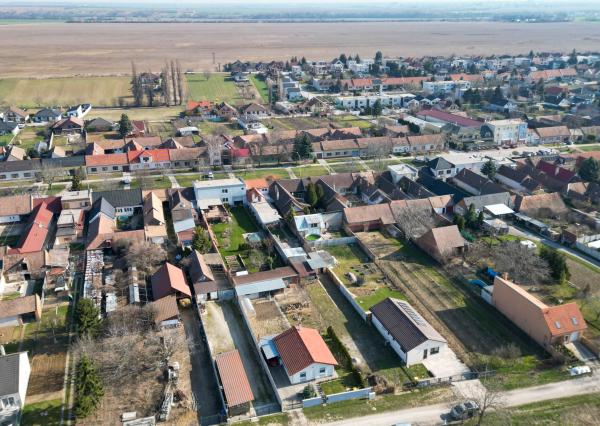 PREDAJ, stavebný pozemok 428 m², Ružindol, Trnava