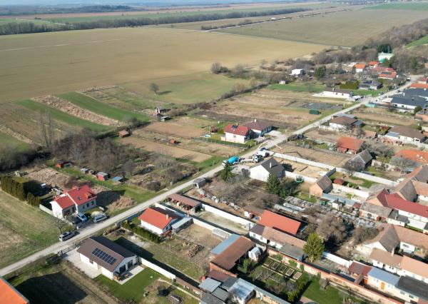 PREDAJ, stavebný pozemok 428 m², Ružindol, Trnava