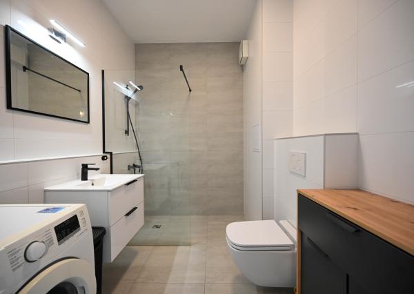 REZERVOVANÉ - PREDAJ, 2-IZBOVÝ BYT 46 m², TERASA 14 m², PARKOVACIE MIESTO 13 m², KOŠOLNÁ, OKRES TRNAVA