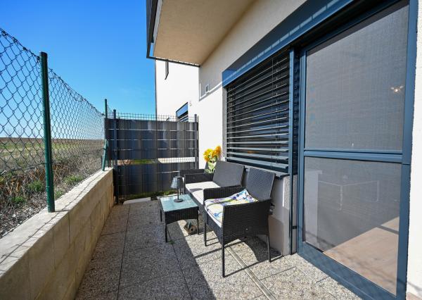 REZERVOVANÉ - PREDAJ, 2-IZBOVÝ BYT 46 m², TERASA 14 m², PARKOVACIE MIESTO 13 m², KOŠOLNÁ, OKRES TRNAVA