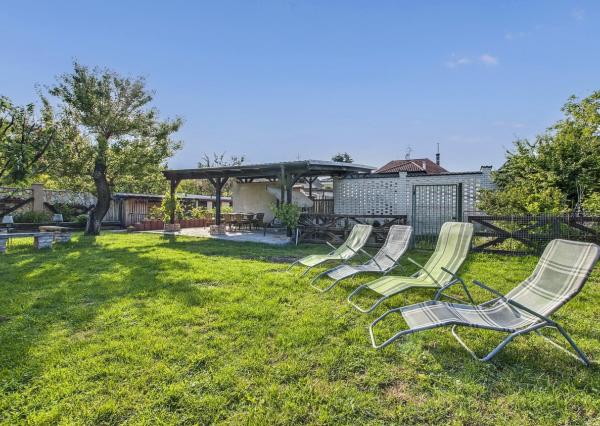 Na predaj samostatne stojaci rodinný dom v zadnej časti prepojený s prízemným domom, pozemok 1659 m2, Štúrova ulica, Skalica