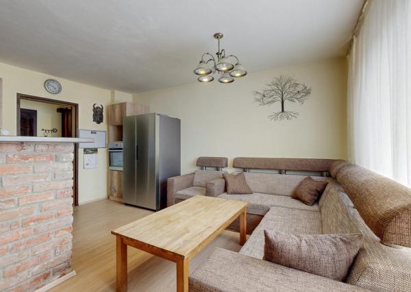 Na predaj samostatne stojaci rodinný dom v zadnej časti prepojený s prízemným domom, pozemok 1659 m2, Štúrova ulica, Skalica