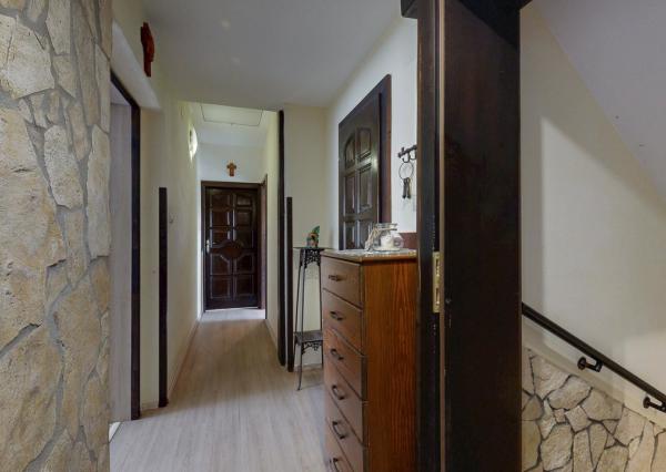 Na predaj samostatne stojaci rodinný dom v zadnej časti prepojený s prízemným domom, pozemok 1659 m2, Štúrova ulica, Skalica