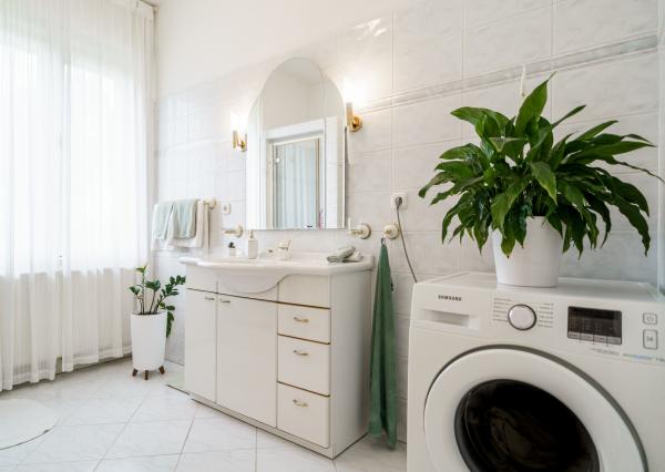 Na predaj vila z prelomu storočia s prekvapivým súkromím, bazénom a veľkým pozemkom v Rajke